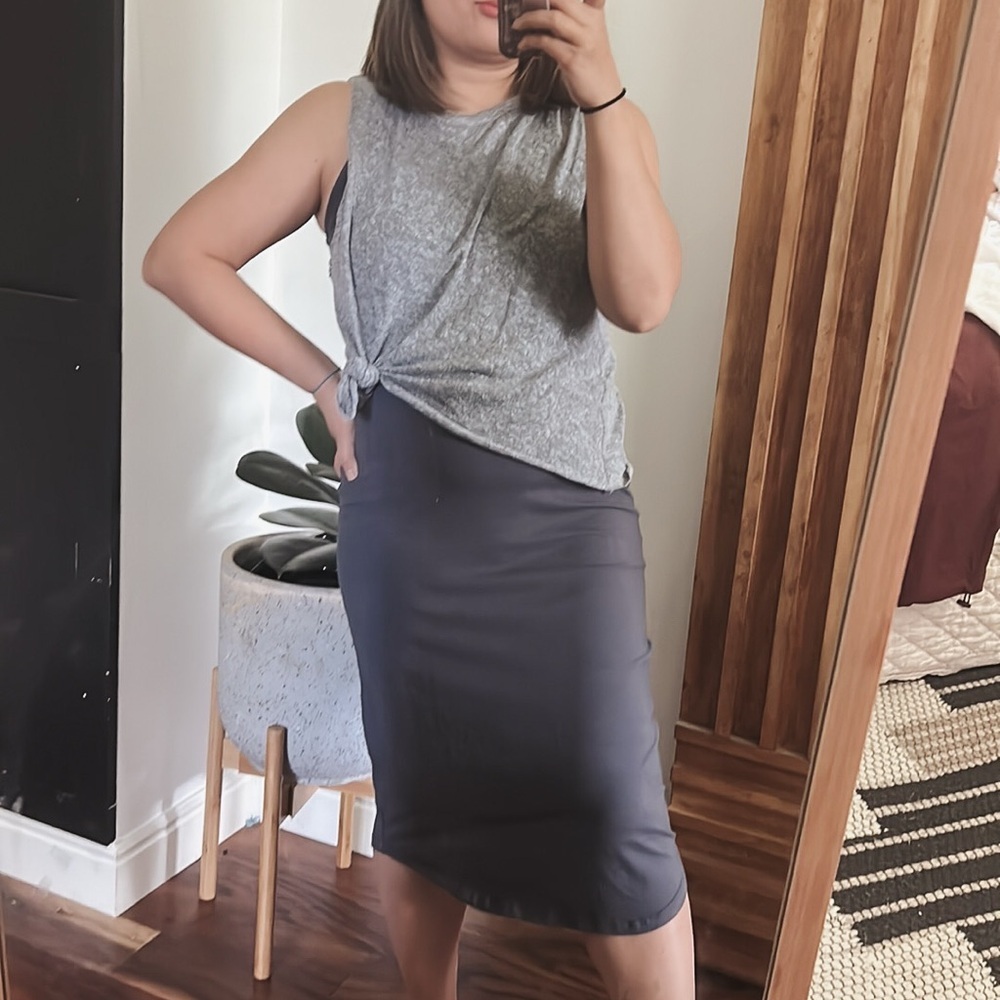 Monrow Supersoft Tie Knot Dress. Size L